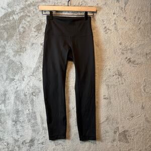 Lululemon Wunder Train High-Rise Ribbed Crop 23"
Black Size 2 Athleisure
